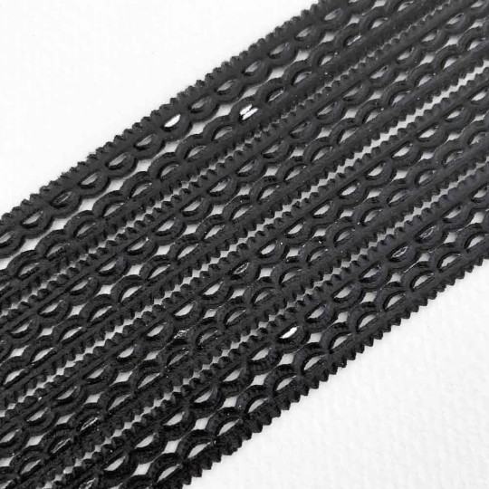 Black Scalloped Petite Dresden Foil Trim ~ 3/16"