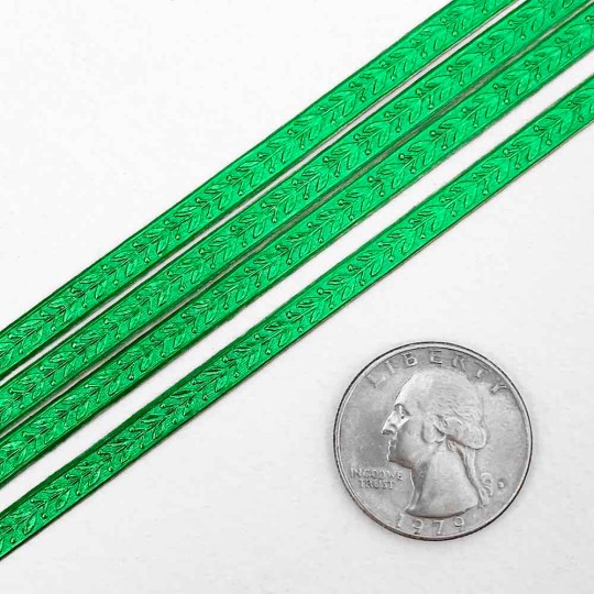 Green Leaf and Berry Dresden Foil Trim ~ 3/16"