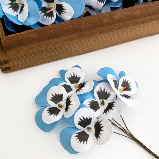 Bunch of Small Paper Pansies ~ Blue + White